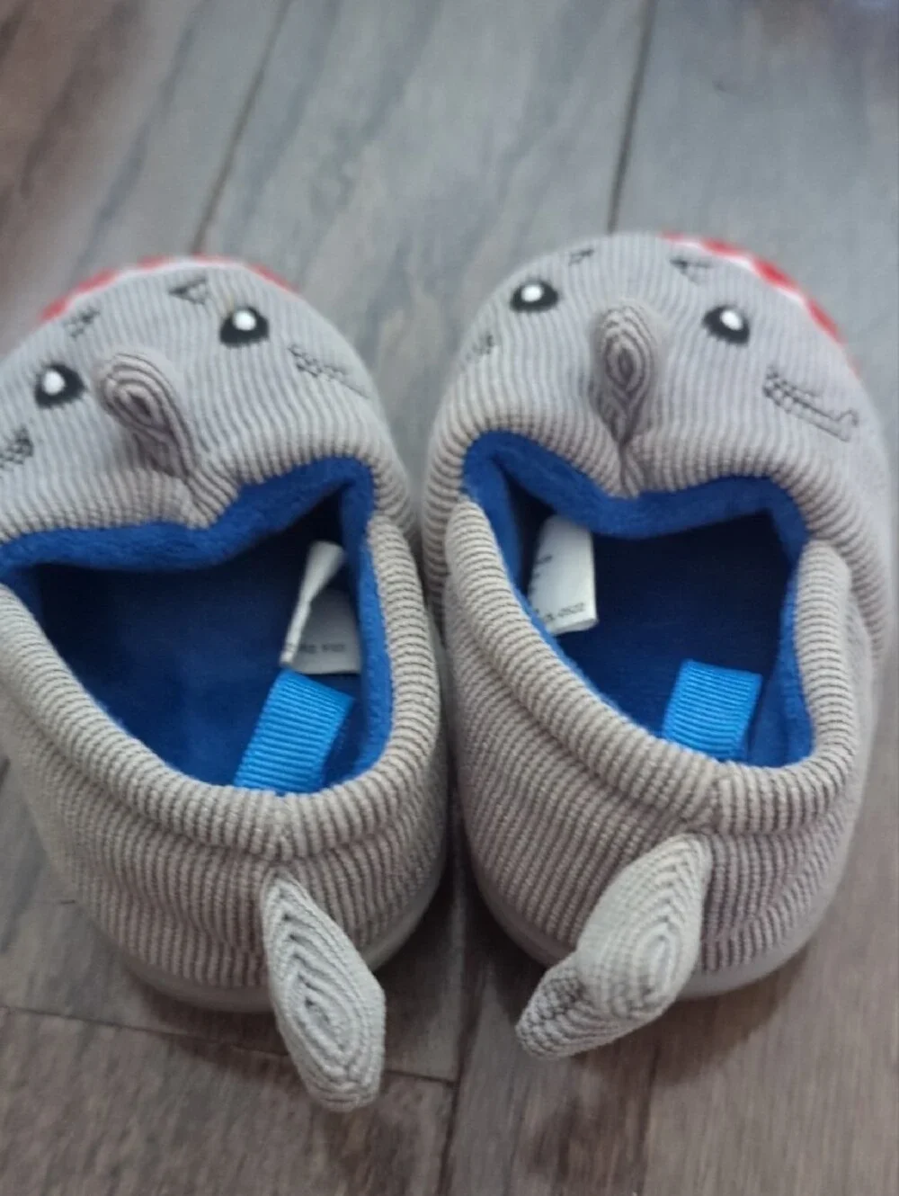 Toddler Slippers Shark size 5